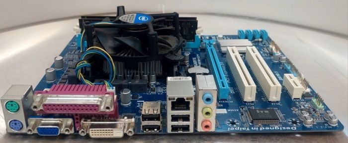 Комплект: материнська плата Gigabyte GA-H61M-S2PV / LGA1155 / Intel Core i5-2400 (4 ядра по 3.1 - 3.4 GHz) / 16 GB DDR3 / Intel HD Graphics 2000 + Кулер б/в - зображення 3