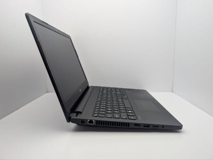 Ноутбук Dell Latitude 3570 / 15.6" (1920x1080) TN / Intel Core i5-6200U (2 (4) ядра по 2.3 - 2.8 GHz) / 8 GB DDR3 / 120 GB SSD / Intel HD Graphics 520 / WebCam б/в - зображення 4