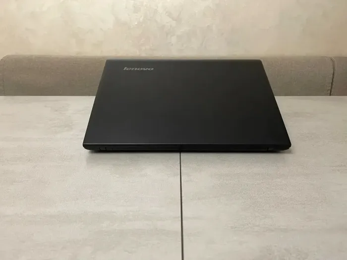 Ноутбук Lenovo IdeaPad 100-15IBD / 15.6" (1366x768) TN / Intel Core i5-4288U (2 (4) ядра по 2.6 - 3.1 GHz) / 8 GB DDR3 / 256 GB SSD / Intel Iris Graphics 5100 / WebCam / HDMI б/в - зображення 6