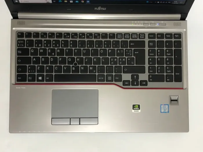 Мобільна робоча станція Б-клас Fujitsu Celsius H760 / 15.6" (1920x1080) IPS / Intel Core i5-6440HQ (4 ядра по 2.6 - 3.5 GHz) / 16 GB DDR4 / 256 GB SSD / nVidia Quadro M600M, 2 GB GDDR5, 128-bit / WebCam / Win 10 Pro б/в - зображення 8