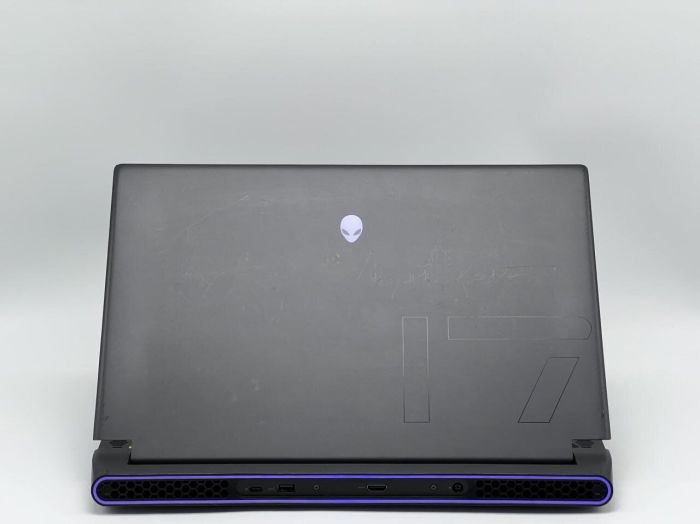 Ігровий ноутбук Б-класу Dell Alienware M17 R5 / 17,3" (1920x1080) IPS / AMD Ryzen 7 6800H (8 (16) ядер по 3,2 - 4,7 ГГц) / 32 ГБ DDR4 / 1440 ГБ SSD / nVidia GeForce RTX 3070 Ti, 8 ГБ GDDR6, 256-біт / Веб-камера б/в - зображення 5