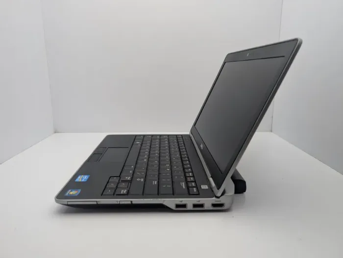 Нетбук Dell Latitude E6220 / 12.5" (1366x768) TN / Intel Core i7-2620M (2 (4) ядра по 2.7 - 3.4 GHz) / 6 GB DDR3 / 120 GB SSD / Intel HD Graphics 3000 / WebCam б/в - зображення 6