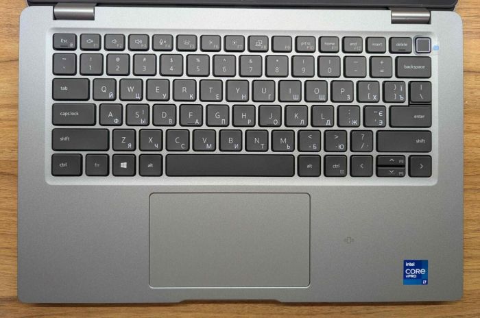 Ультрабук Dell Latitude 5420 / 14" (1920x1080) IPS / Intel Core i7-1185G7 (4 (8) ядра по 3.0 - 4.8 GHz) / 16 GB DDR4 / 512 GB SSD / Intel Iris Xe Graphics / TouchID / WebCam / Windows 10 б/в - зображення 3