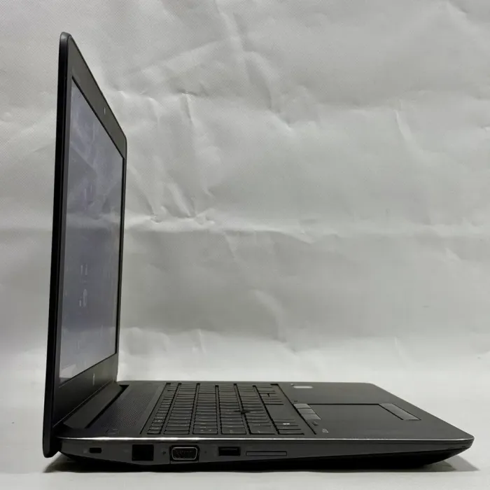 Мобільна робоча станція HP ZBook 15 G3 / 15.6" (1920x1080) TN / Intel Core i7-6820HQ (4 (8) ядра по 2.7 - 3.6 GHz) / 16 GB DDR4 / 512 GB SSD / nVidia Quadro M1000M, 2 GB GDDR5, 128-bit / WebCam / HDMI / Windows 10 Pro б/в - зображення 4