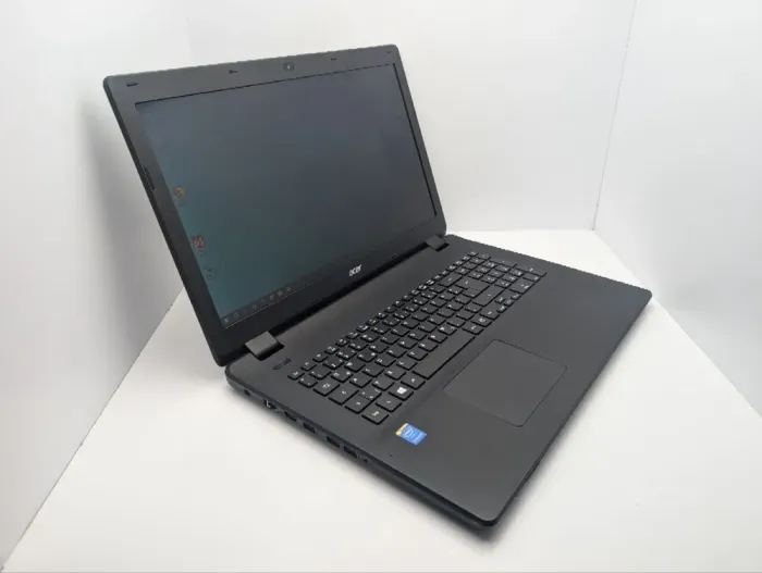 Ноутбук Acer Aspire ES1-711 / 17.3" (1600x900) TN / Intel Pentium N3540 (4 ядра по 2.16 - 2.66 GHz) / 8 GB DDR3 / 120 GB SSD / Intel HD Graphics / WebCam / DVD-ROM б/в - зображення 6