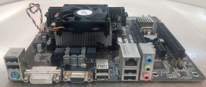 Комплект: Материнська плата ASRock FM2A58M-DG3+ / FM2+ / AMD A8-7600 (4 ядра по 3,1 - 3,8 ГГц) / 16 ГБ DDR3 / AMD Radeon R7 Graphics + Кулер б/в - зображення 3