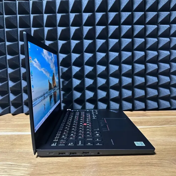 Ультрабук Lenovo ThinkPad E14 G1 / 14" (1920x1080) IPS / Intel Core i3-10110U (2 (4) ядра по 2.1 - 4.2 GHz) / 8 GB DDR4 / 256 GB SSD / Intel UHD Graphics / WebCam б/в - зображення 3