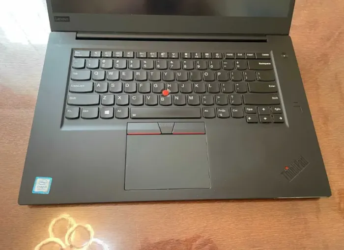 Робоча станція Lenovo ThinkPad P1 / 15.6" (1920x1080) IPS / Intel Core i7-8750H (6 (12) ядер по 2.2 - 4.1 GHz) / 16 GB DDR4 / 256 GB SSD / nVidia Quadro P1000, 4 GB GDDR5, 128-bit / WebCam б/в - зображення 4