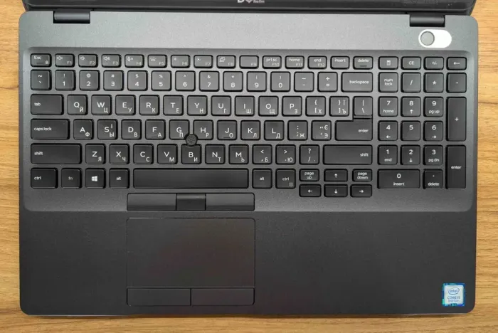 Ультрабук Dell Latitude 5500 / 15.6" (1920x1080) IPS / Intel Core i5-8365U (4 (8) ядра по 1.6 - 4.1 GHz) / 16 GB DDR4 / 512 GB SSD / Intel UHD Graphics 620 / WebCam / TouchID / Windows 10 б/в - зображення 3