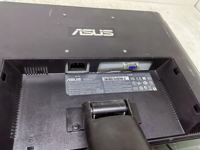 Монітор Б-клас Asus VW192CD/19" (1440x900) TN/VGA/VESA 100x100 + кабелі в комплекті б/в - зображення 4