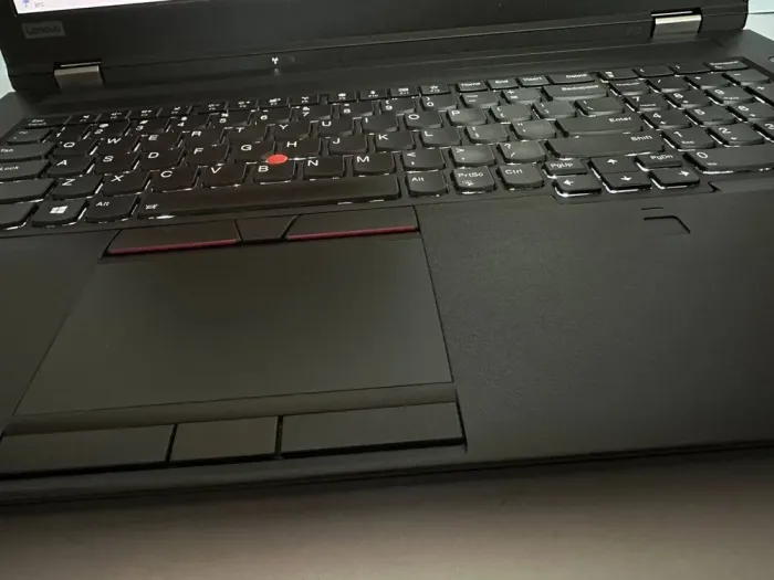 Мобільна робоча станція Lenovo ThinkPad P72 / 17.3" (1920x1080) IPS / Intel Core i7-8750H (6 (12) ядер по 2.2 - 4.1 GHz) / 16 GB DDR4 / 256 GB SSD + 256 GB SSD / nVidia Quadro P620, 4 GB GDDR5, 128-bit / WebCam / Win 11 б/в - зображення 6