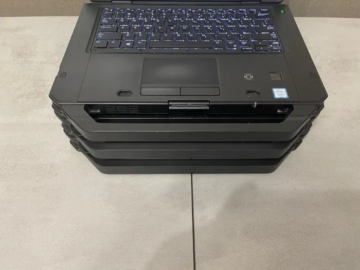 Захищений ноутбук Dell Latitude 5420 Rugged / 14" (1920x1080) IPS Touch / Intel Core i5-8350U (4 (8) ядра по 1.7 - 3.6 GHz) / 16 GB DDR4 / 256 GB SSD M.2 / Intel UHD Graphics 620 / WebCam / 4G LTE / Стилус / Fingerprint / Bluetooth / Два АКБ б/в - зображення 4