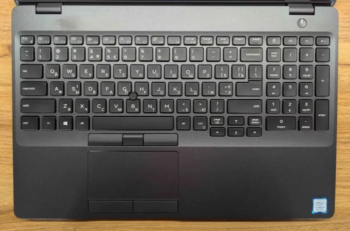 Ультрабук Dell Latitude 5500 / 15.6" (1920x1080) IPS / Intel Core i5-8265U (4 (8) ядра по 1.6 - 3.9 GHz) / 16 GB DDR4 / 480 GB SSD / Intel UHD Graphics 620 / HDMI / WebCam / Windows 10 б/в - зображення 3