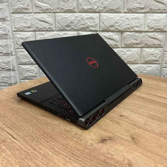 Ігровий ноутбук Б-клас Dell Inspiron 15 Gaming 7567 / 15.6" (1920x1080) IPS / Intel Core i5-7300HQ (4 ядра по 2.5 - 3.5 GHz) / 8 GB DDR4 / 128 GB SSD M.2 + 1000 GB HDD / nVidia GeForce GTX 1050, 4 GB GDDR5, 128-bit / WebCam б/в - зображення 6