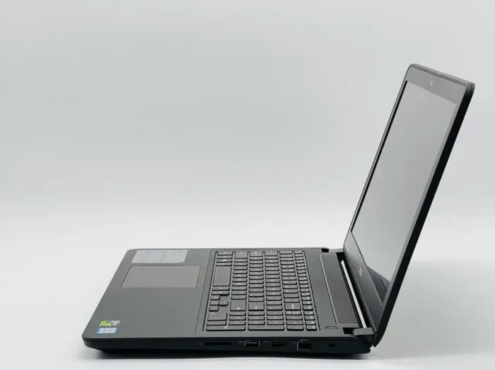 Ігровий ноутбук Dell Inspiron 15-7559 / 15.6" (1920x1080) IPS / Intel Core i5-6300HQ (4 ядра по 2.3 - 3.2 GHz) / 16 GB DDR3 / 480 GB SSD / nVidia GeForce GTX 960M, 4 GB GDDR5, 128-bit / WebCam б/в - зображення 4