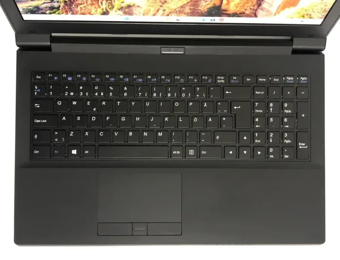 Ноутбук Clevo N350TW / 15.6" (1920x1080) IPS / Intel Core i7-8700T (6 (12) ядер по 2.4 - 4.0 GHz) / 16 GB DDR4 / 128 GB SSD + 750 HDD / Intel HD Graphics 630 / DVD-ROM / WebCam б/в - зображення 8