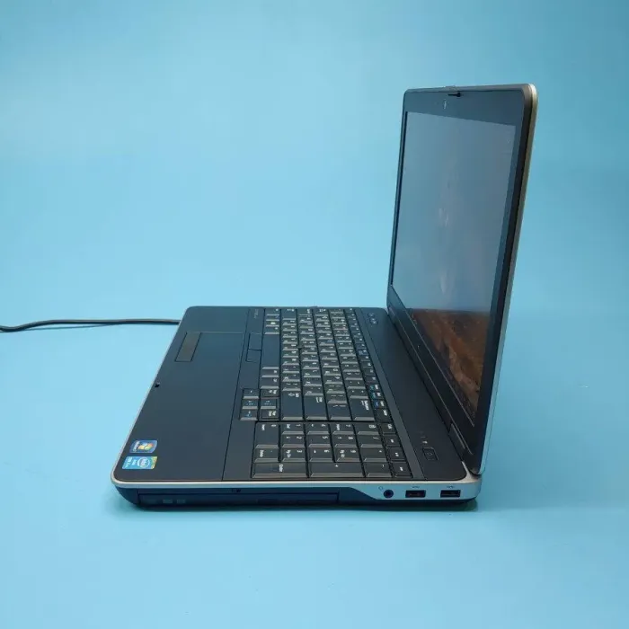 Ігровий ноутбук Dell Latitude E6540 / 15.6" (1920x1080) TN / Intel Core i7-4800MQ (4 (8) ядра по 2.7 - 3.7 GHz) / 8 GB DDR3 / 512 GB SSD / AMD Radeon HD 8790M, 2 GB GDDR5, 128-bit / WebCam / DVD-ROM / Win 10 Pro б/в - зображення 5
