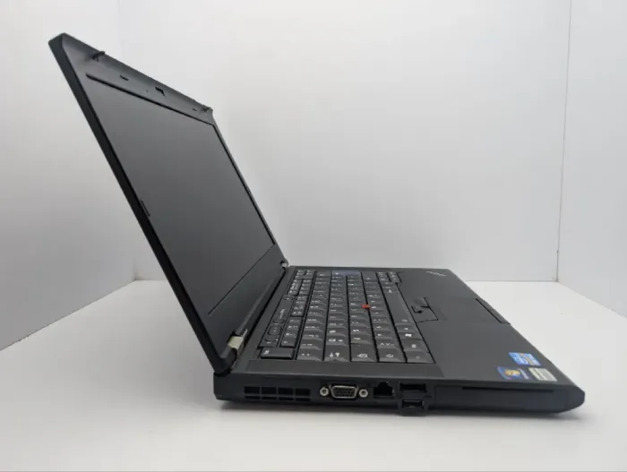 Ноутбук Lenovo ThinkPad T420 / 14" (1366x768) TN / Intel Core i5-2520M (2 (4) ядра по 2.5 - 3.2 GHz) / 6 GB DDR3 / 250 GB HDD / Intel HD Graphics 3000 / DVD-ROM б/в - зображення 4