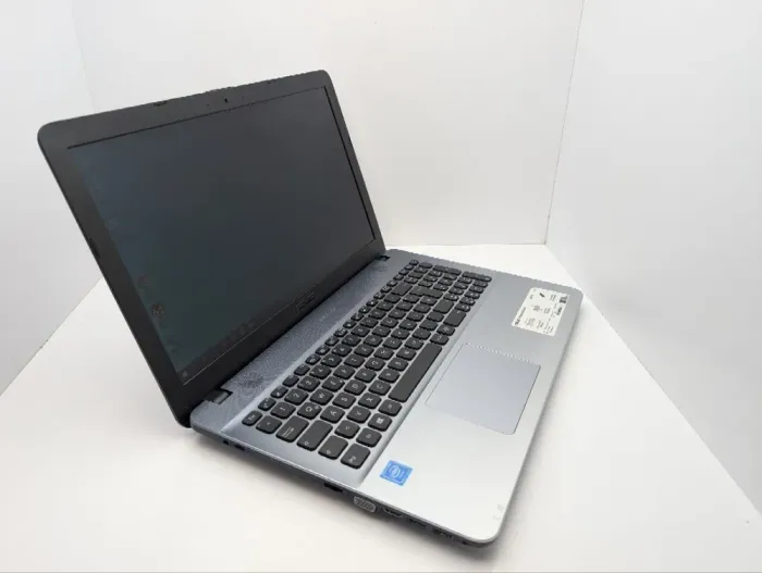 Ноутбук Asus F541S / 15.6" (1366x768) TN / Intel Celeron N3060 (2 ядра по 1.6 - 2.48 GHz) / 4 GB DDR3 / 120 GB SSD / Intel HD Graphics 400 / WebCam / DVD-ROM б/в - зображення 6