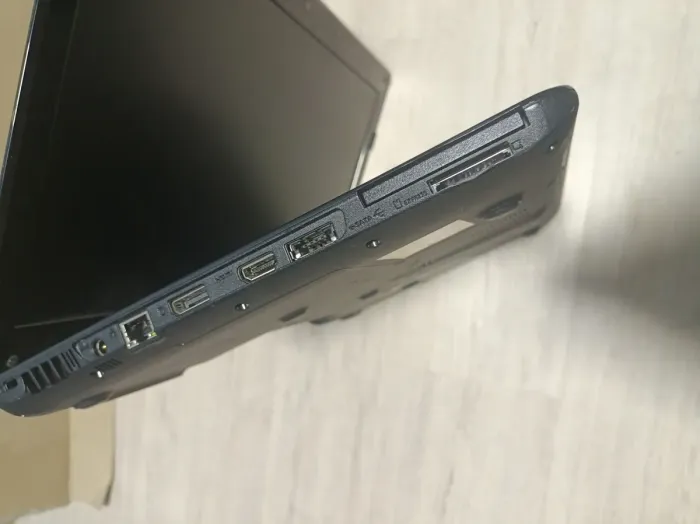 Ноутбук Б-клас Medion Akoya E7214 / 17.3" (1366x768) TN / Intel Core i3-350M (2 (4) ядра по 2.26 GHz) / 4 GB DDR3 / 320 GB HDD / Intel HD Graphics / АКБ відсутня б/в - зображення 5