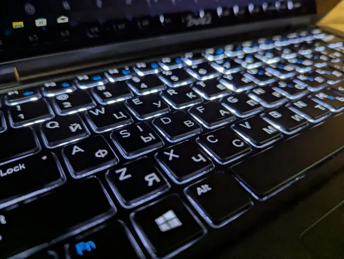 Нетбук-трансформер Dell Latitude 5289 / 12.5" (1920x1080) IPS Touch / Intel Core i7-7600U (2 (4) ядра по 2.8 - 3.9 GHz) / 16 GB DDR3 / 480 GB SSD / Intel HD Graphics 620 / WebCam / HDMI / Windows 10 б/в - зображення 6