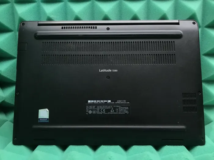 Нетбук Dell Latitude 7280 / 12.5" (1366x768) TN / Intel Core i5-6300U (2 (4) ядра по 2.4 - 3.0 GHz) / 8 GB DDR4 / 250 GB SSD / Intel HD Graphics 520 / WebCam / HDMI / Windows 10 б/в - зображення 6