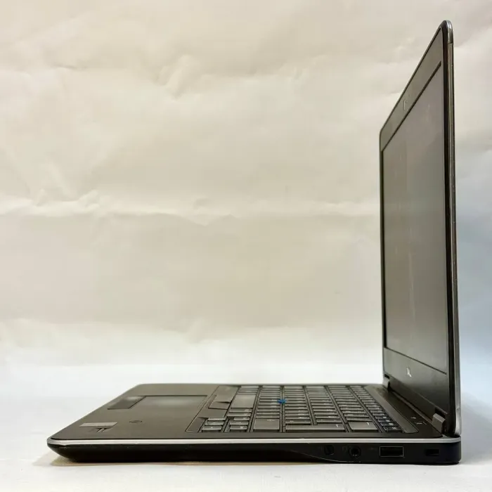 Ноутбук Б-клас Dell Latitude E7440 / 14" (1920x1080) IPS / Intel Core i7-4600U (2 (4) ядра по 2.1 - 3.3 GHz) / 8 GB DDR3 / 250 GB SSD / Intel HD Graphics 4400 / WebCam / Windows 10 Pro б/в - зображення 6