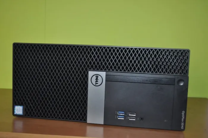 Комп'ютер Dell OptiPlex 5040 Tower / Intel Core i3-6100 (2 (4) ядра по 3,7 ГГц) / 8 ГБ DDR3 / 120 ГБ SSD + 200 ГБ HDD / Intel HD Graphics 530 б/в - зображення 2