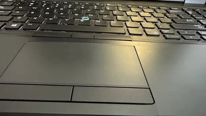 Мобільна робоча станція Dell Precision 3520 / 15,6" (1920x1080) IPS / Intel Core i7-7820HQ (4 (8) ядра по 2,9 - 3,9 ГГц) / 16 ГБ DDR4 / 256 ГБ SSD / nVidia Quadro M620, 2 ГБ GDDR5, 128-біт / WebCam / HDMI б/в - изображение 9