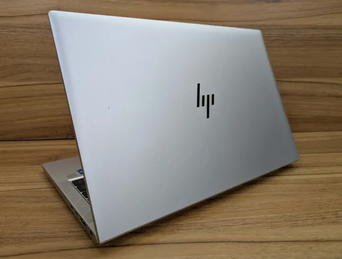 Ультрабук Б-клас HP EliteBook 840 G8 / 14" (1920x1080) IPS / Intel Core i7-1185G7 (4 (8) ядра по 3.0 - 4.8 GHz) / 16 GB DDR4 / 512 GB SSD / Intel Iris Xe Graphics / TouchID / Windows 11 б/в - зображення 8