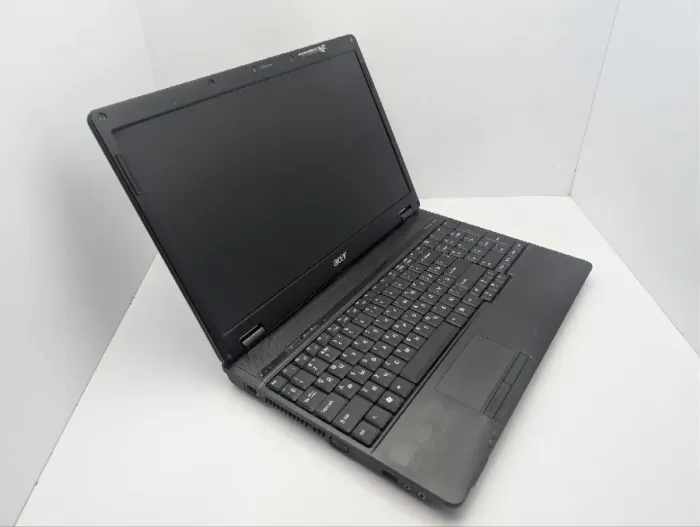 Ноутбук Acer Extensa 5635G / 15.6" (1366x768) TN / Intel Core 2 Duo T6600 (2 ядра по 2.2 GHz) / 6 GB DDR3 / 500 GB HDD / Intel Graphics / WebCam / DVD-ROM / Без АКБ б/в - зображення 6