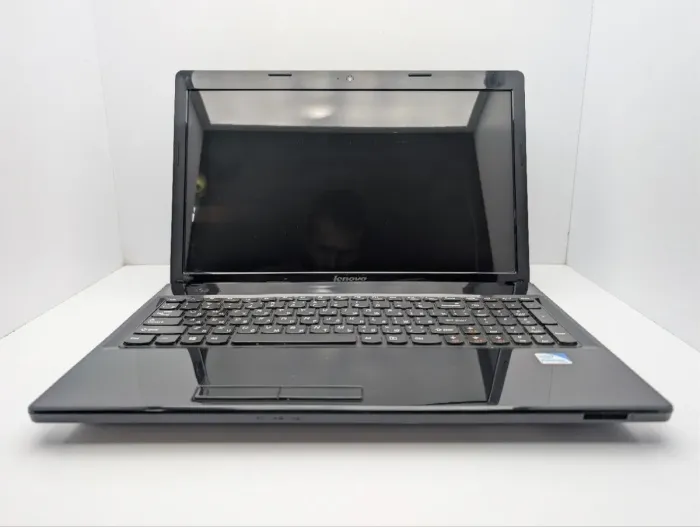 Ноутбук Lenovo G580 / 15.6" (1366x768) TN / Intel Pentium 2020M (2 ядра по 2.4 GHz) / 8 GB DDR3 / 320 GB HDD / Intel HD Graphics / WebCam / DVD-ROM б/в - зображення 3