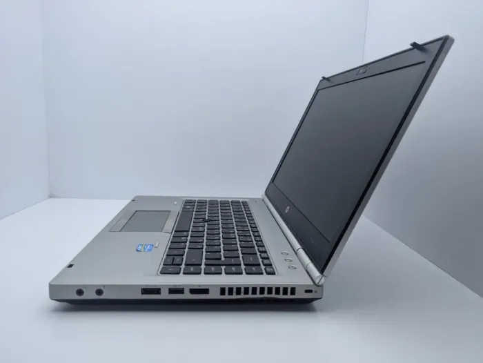 Ноутбук HP EliteBook 8460P / 14" (1600x900) TN / Intel Core i5-2520M (2 (4) ядра по 2.5 - 3.2 GHz) / 6 GB DDR3 / 128 GB SSD / Intel HD Graphics 3000 / WebCam б/в - зображення 6