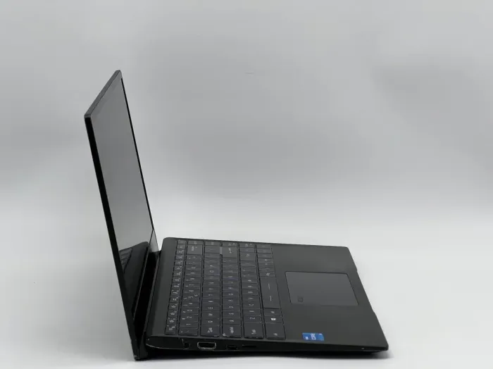 Ультрабук Б-класс MSI Summit B14 A11M-077US / 14" (1920x1080) IPS / Intel Core i5-1135G7 (4 (8) ядра по 2.4 - 4.2 GHz) / 16 GB DDR4 / 512 GB SSD / Intel Iris Xe Graphics / WebCam б/в - зображення 3