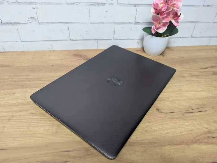 Мобільна робоча станція HP ZBook Studio G3 / 15.6" (1920x1080) IPS / Intel Core i7-6700HQ (4 (8) ядра по 2.6 - 3.5 GHz) / 24 GB DDR4 / 256 GB SSD / nVidia Quadro M1000M, 4 GB GDDR5, 128-bit / WebCam б/в - зображення 8