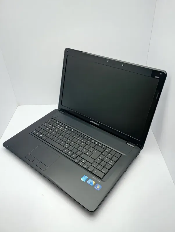 Ноутбук Medion Akoya E7216 / 17.3" (1600x900) TN / Intel Core i3-380M (2 (4) ядра по 2.53 GHz) / 6 GB DDR3 / 320 GB HDD / Intel HD Graphics / WebCam б/в - зображення 6