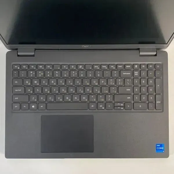Ультрабук Dell Latitude 3520 / 15.6" (1366x768) TN / Intel Core i5-1135G7 (4 (8) ядра по 2.4 - 4.2 GHz) / 16 GB DDR4 / 256 GB SSD / Intel Iris Xe Graphics / WebCam / HDMI б/в - зображення 3