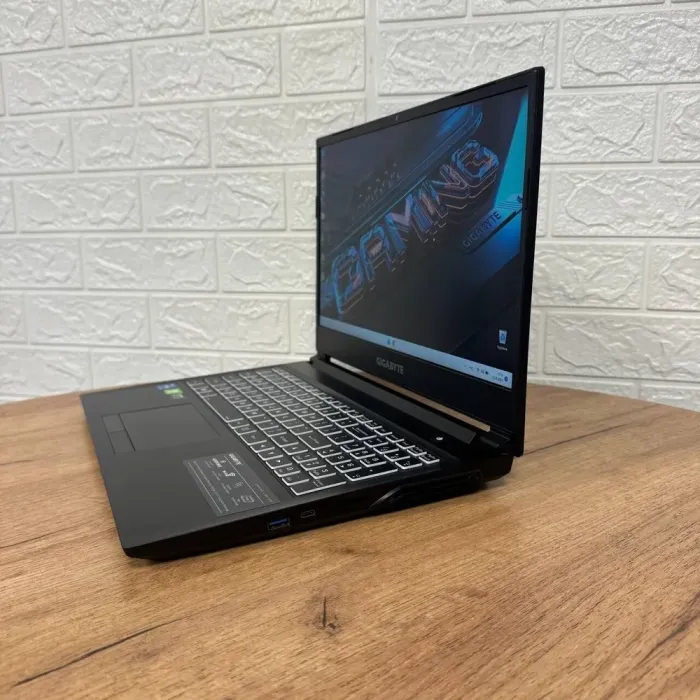 Ігровий ноутбук Б-клас Gigabyte G5 GD / 15.6" (1920x1080) IPS / Intel Core i5-11400H (6 (12) ядер по 2.7 - 4.5 GHz) / 16 GB DDR4 / 512 GB SSD / nVidia GeForce RTX 3050, 4 GB GDDR6, 128-bit / WebCam б/в - зображення 5