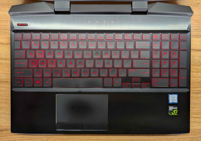 Ігровий ноутбук HP OMEN 15-dc0045nr / 15.6" (1920x1080) IPS / Intel Core i7-8750H (6 (12) ядер по 2.2 - 4.1 GHz) / 32 GB DDR4 / 512 GB SSD / nVidia GeForce GTX 1070, 8 GB GDDR5, 256-bit / WebCam / Windows 10 б/в - зображення 3