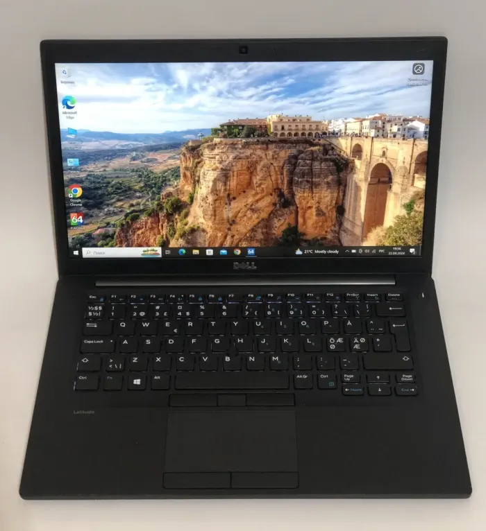 Ультрабук Б-клас Dell Latitude 7480 / 14" (1920x1080) IPS / Intel Core i5-7200U (2 (4) ядра по 2.5 - 3.1 GHz) / 8 GB DDR4 / 256 GB SSD / Intel HD Graphics 520 / WebCam / Win 10 Pro б/в - зображення 2