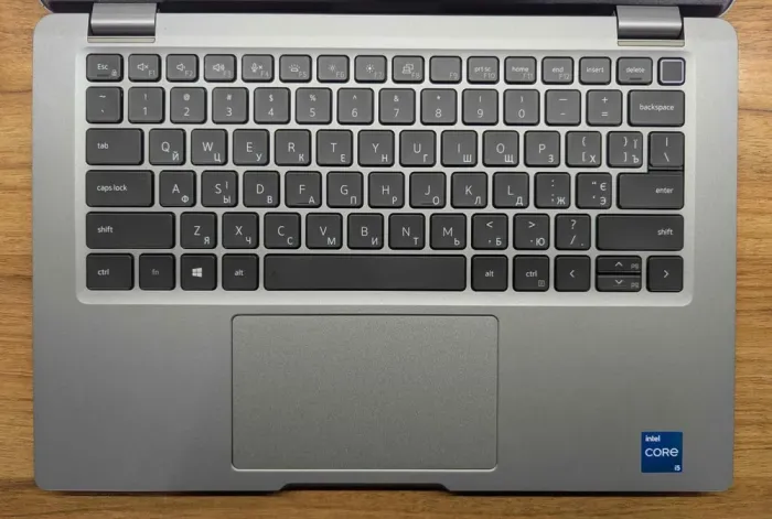 Ультрабук Dell Latitude 5320 / 13.3" (1920x1080) IPS / Intel Core i5-1135G7 (4 (8) ядра по 2.4 - 4.2 GHz) / 16 GB DDR4 / 512 GB SSD / Intel Iris Xe Graphics / WebCam / TouchID / Windows 10б/в - зображення 3