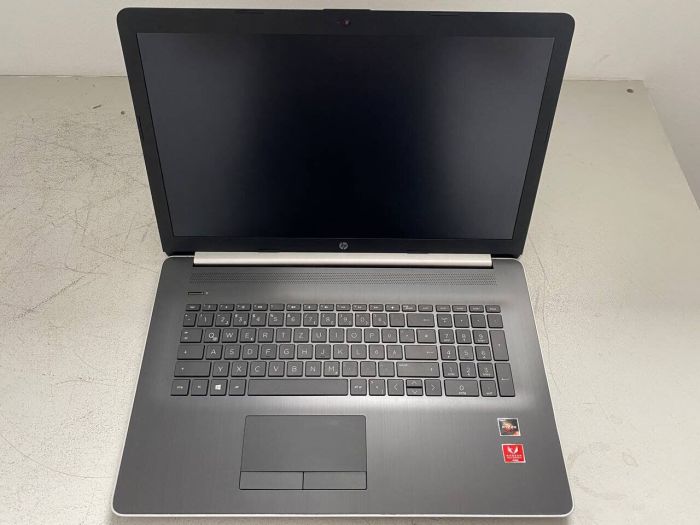 Ноутбук HP 17-ca1004ng / 17.3" (1920x1080) IPS / AMD Ryzen 5 3500U (4 (8) ядра по 2.1 - 3.7 GHz) / 16 GB DDR4 / 256 GB SSD / AMD Radeon Vega 8 Graphics / WebCam б/в - зображення 2