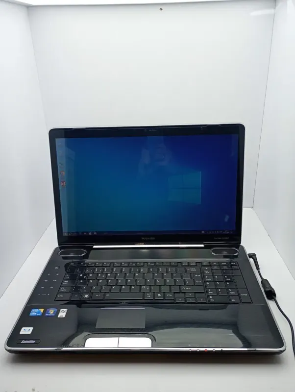 Ноутбук Toshiba Satellite P500 / 18" (1680x945) TN / Intel Core i5-430M (2 (4) ядра по 2.26 - 2.53 GHz) / 8 GB DDR3 / 64 GB SSD + 500 GB HDD / nVidia GeForce GT 330M, 1 GB GDDR3, 128-bit / WebCam / HDMI / АКБ не тримає б/в - зображення 7