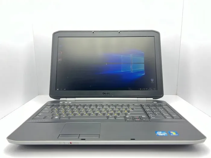 Ноутбук Б-клас Dell Latitude E5520 / 15.6" (1366x768) TN / Intel Core i5-2520M (2 (4) ядра по 2.5 - 3.2 GHz) / 4 GB DDR3 / 240 GB SSD / Intel HD Graphics 3000 / WebCam б/в - зображення 2