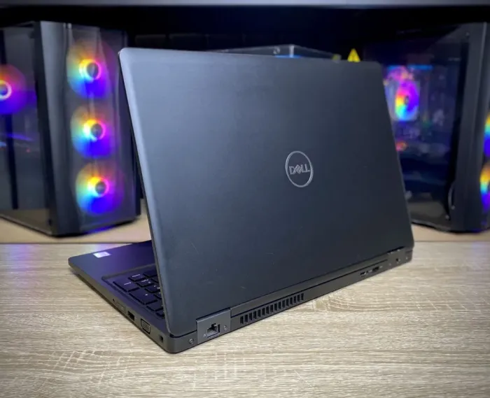 Ультрабук Dell Latitude 5590 / 15.6" (1920x1080) TN / Intel Core i5-8350U (4 (8) ядра по 1.7 - 3.6 GHz) / 8 GB DDR4 / 256 GB SSD / nVidia GeForce MX130, 2 GB GDDR5, 64-bit / WebCam б/в - зображення 6