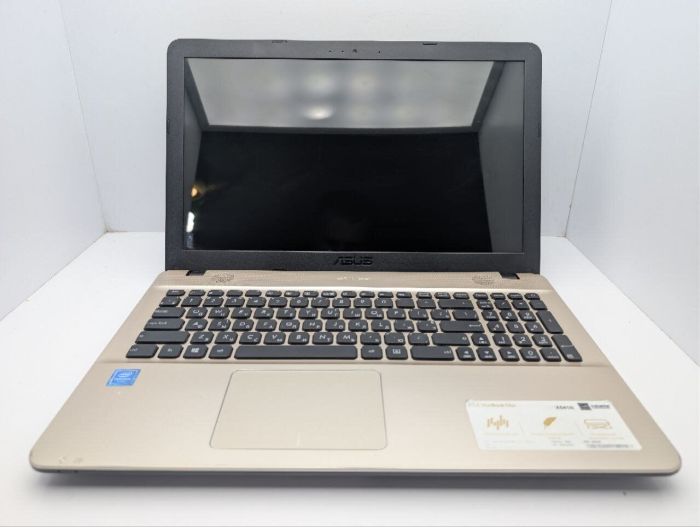 Ноутбук Asus X541S / 15.6" (1366x768) TN / Intel Pentium N4200 (4 ядра по 1.1 - 2.5 GHz) / 4 GB DDR3 / 120 GB SSD / Intel HD Graphics 505 / WebCam б/в - зображення 3