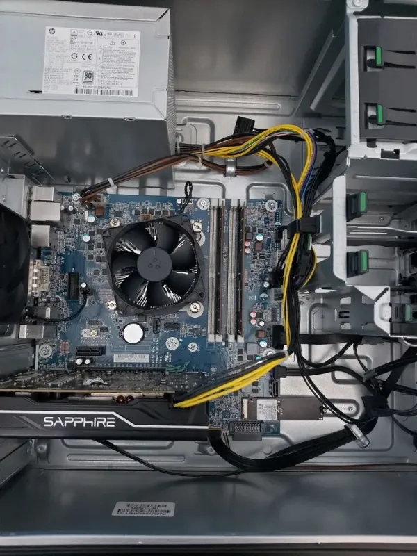 Робоча станція HP Z240 Workstation Tower / Intel Core i7-6700 (4 (8) ядра по 3.4 - 4.0 GHz) / 16 GB DDR4 / 256 GB SSD M.2 + 512 GB SSD / AMD Radeon RX 570, 4 GB GDDR5, 256-bit б/в - зображення 4