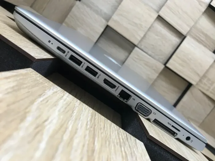 Ноутбук Б-клас HP Probook 640 G4 / 14" (1366x768) TN / Intel Core i5-8350U (4 (8) ядра по 1.7 - 3.6 GHz) / 8 GB DDR4 / 256 GB SSD M.2 / Intel UHD Graphics 620 / WebCam / Fingerprint б/в - зображення 6