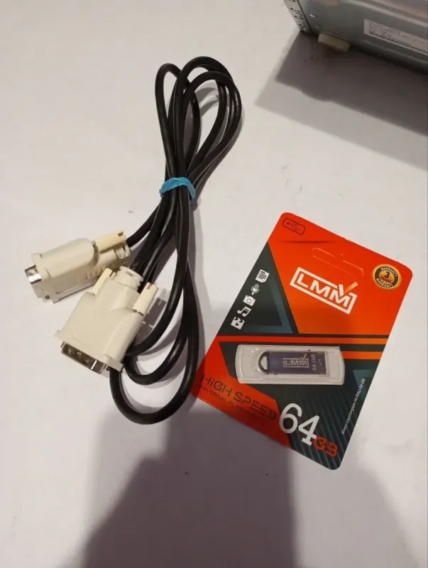 ПК Б-клас Fujitsu Esprimo P756 E90+ Tower / Intel Core i3-6100 (2 (4) ядра по 3.7 GHz) / 8 GB DDR4 / 240 GB SSD + 320 GB HDD / Intel HD Graphics 530 б/в - зображення 6