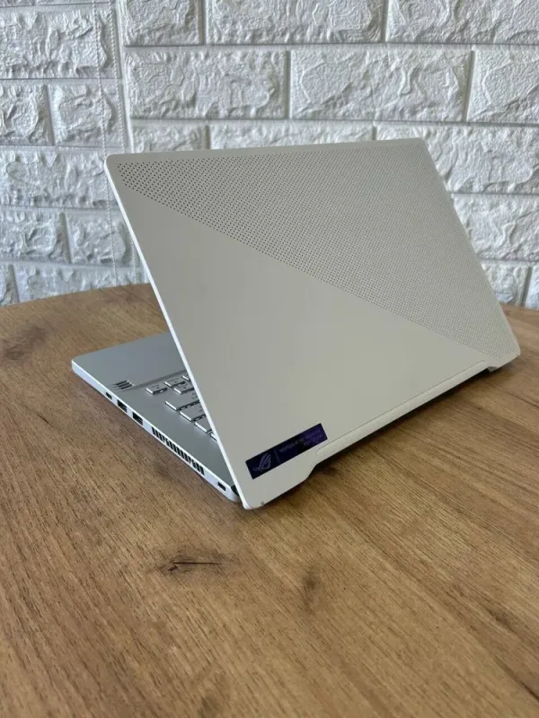 Ігровий ноутбук Asus ROG Zephyrus G14 GA401QM / 14" (1920x1080) IPS / AMD Ryzen 9 5900HS (8 (16) ядер по 3.0 - 4.6 GHz) / 16 GB DDR4 / 512 GB SSD / nVidia GeForce RTX 3060, 6 GB GDDR6, 192-bit б/в - зображення 6